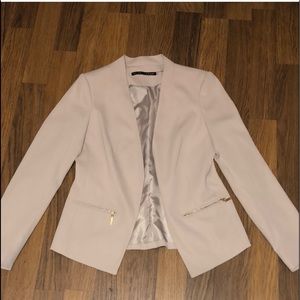 Ivanka Trump like new nude colored blazer